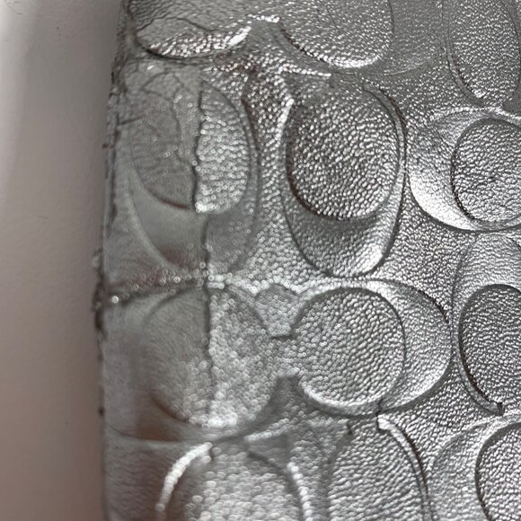 Coach Metallic Silver Corner Zip Wristlet Clutch Wallet Signature Leather Heart - Picture 11 of 11